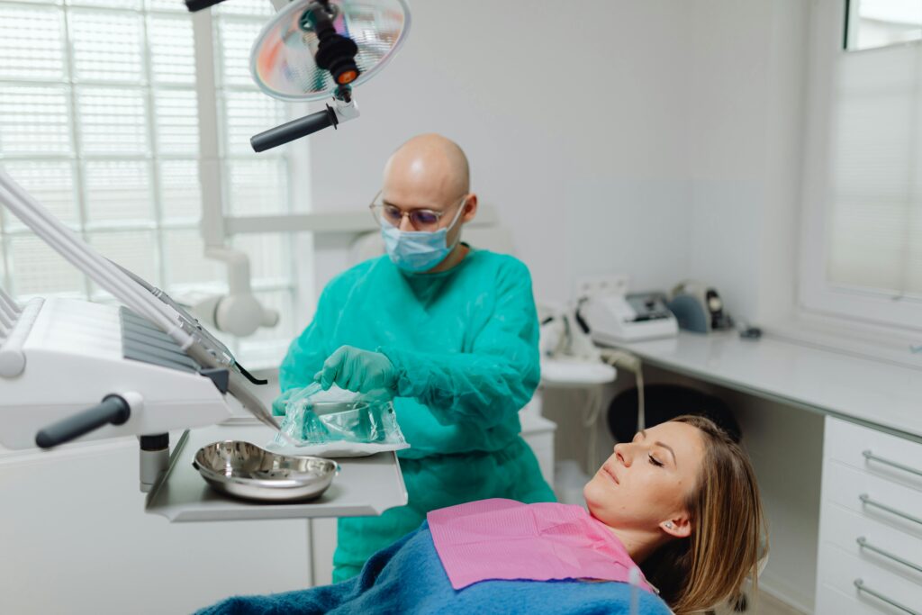 How to Choose The Right Dental Clinic For Your Teeth Care?