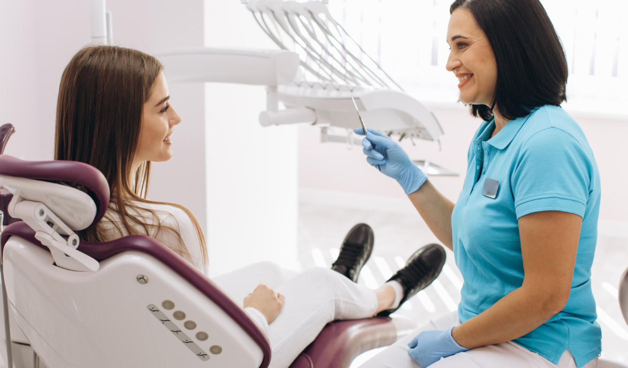 Blood clot after tooth extraction: why it matters and how to avoid complications